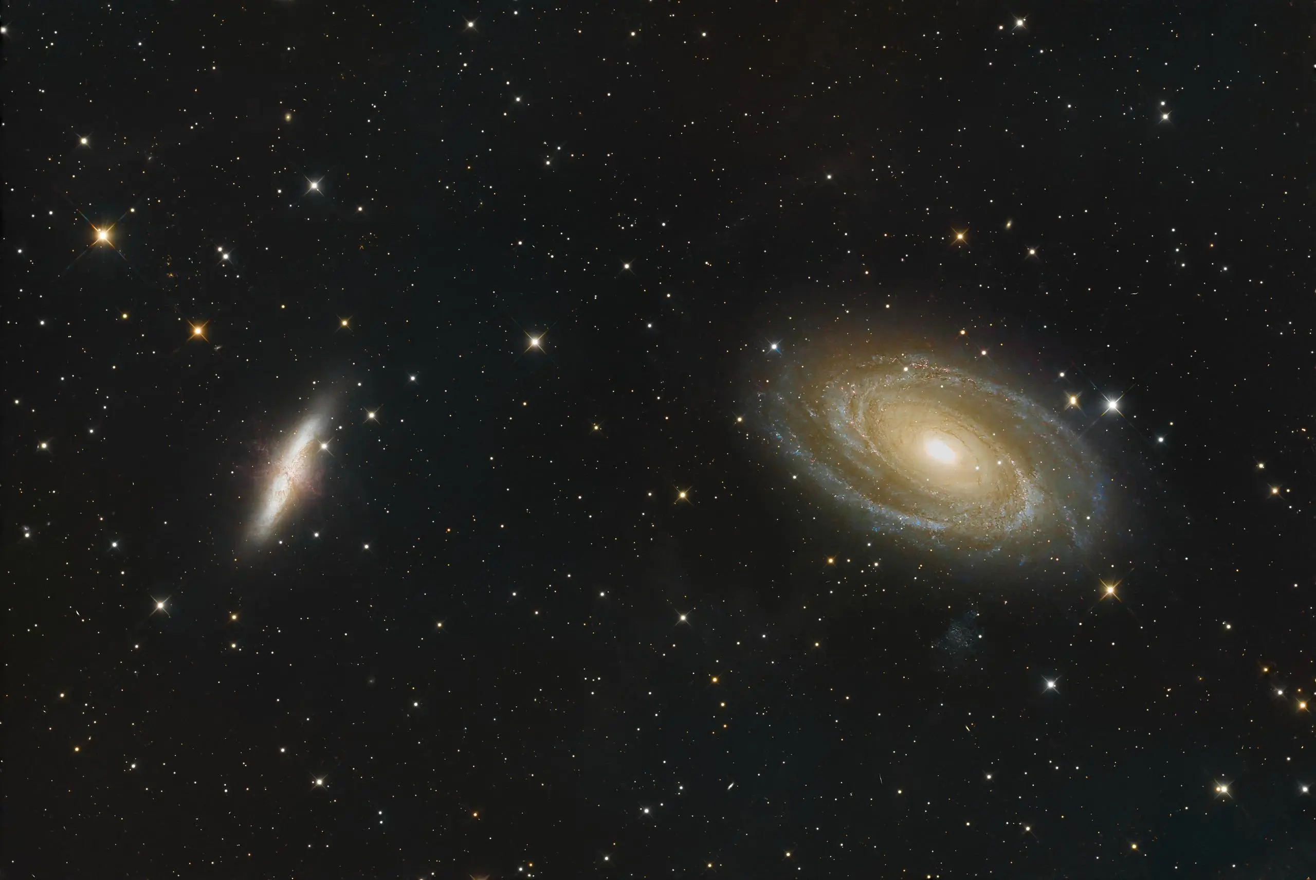 Bode's and Cigar Galaxies — M 81 · M 82