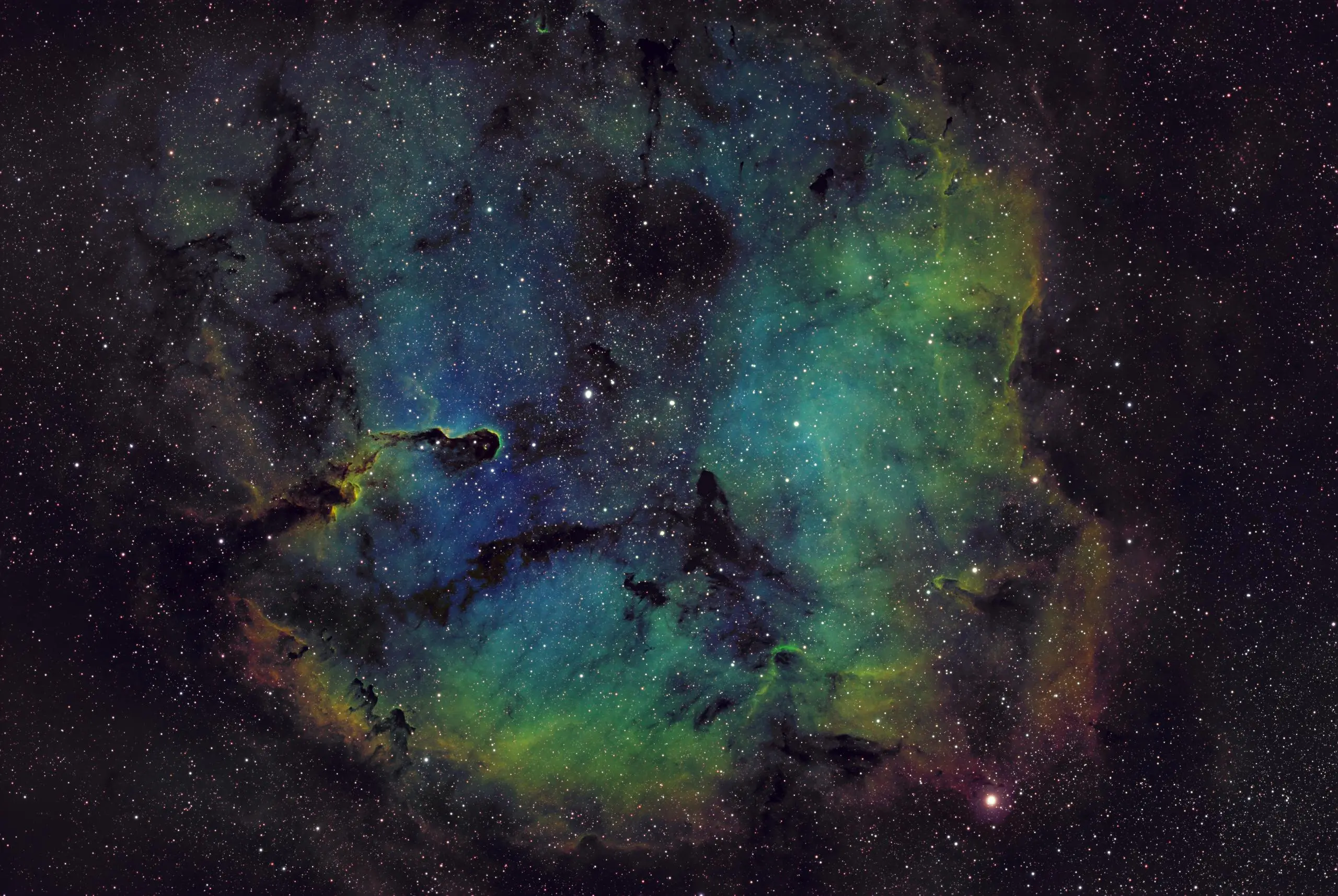 Elephant's Trunk — IC 1396 · LDN 1085